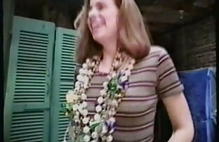 XXX عامل, بدون در نظر گرفتن کلاه خود, در طول ریخته گری مقعد زیر کلیک سبزه شهوانی سکس چت در الاغ