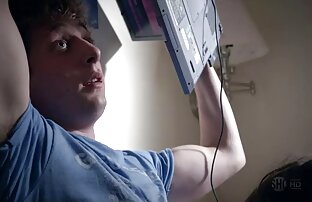 XXX متخصص زنان یک کیرمصنوعی بزرگ در بیدمشک فیلم سکسی جدید شهوانی یک بیمار بلوند را می کشد