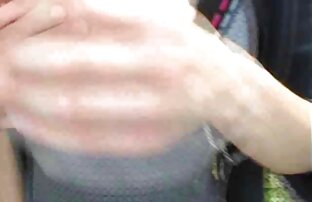 XXX اشتها آور سکس شهوانی داستان دختر fucks در دختر بر روی نیمکت با زن قحبه