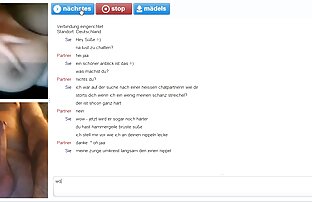 XXX گسترش یک زن روسی روی میز و دمار از روزگارمان درآورد بین سایت های سکسی شهوانی پاهای او را