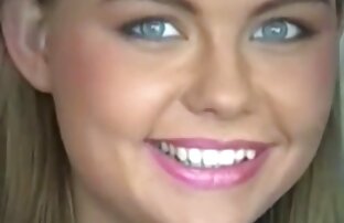 XXX شسته بازی سکسی شهوانی و رفته دختر در جوراب ساق بلند