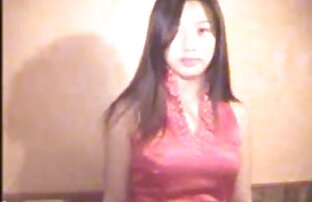 XXX دختر بلوند گسترش می یابد پاهای او را و انگشتان دست او بیدمشک او با اسباب بازی های شهوانی کس کون جنسی