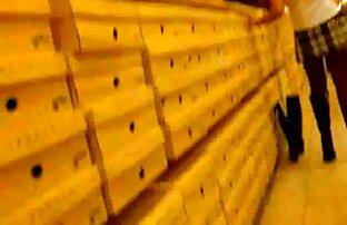 XXX شلخته داغ با پاهای داستان سکسشهوانی بلند